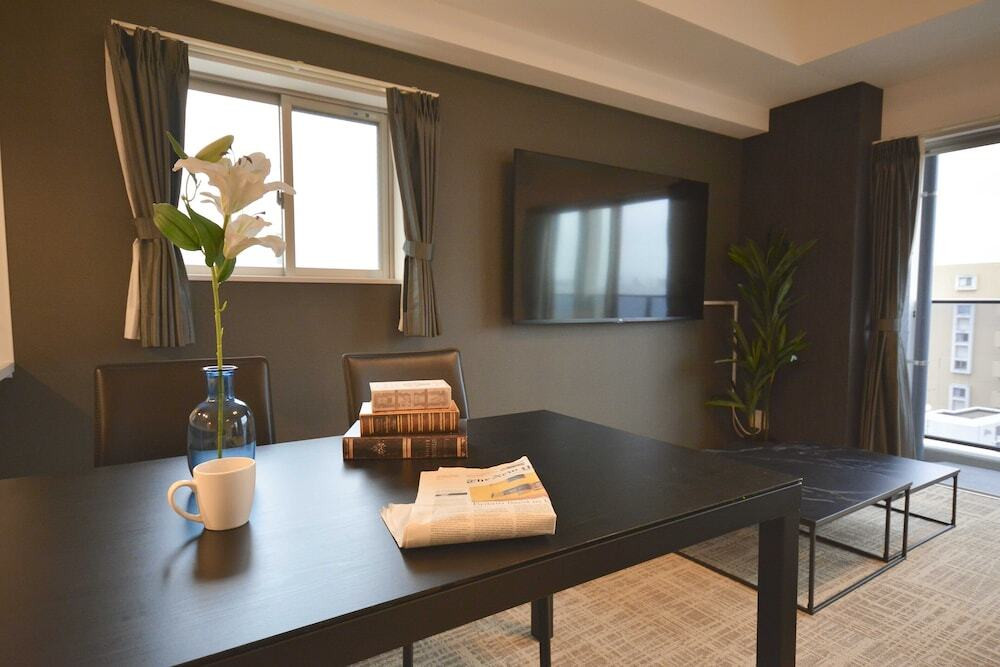 客室内のダイニングエリア