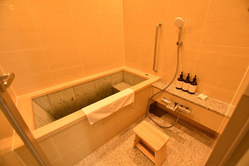 近隣にスーパーもあり、キッチンも広いホテル3448965