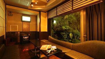 カラオケ ルーム / 4