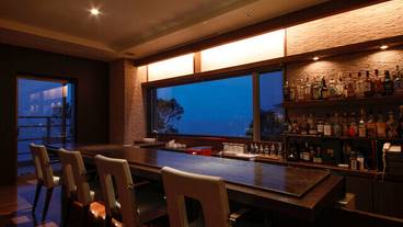 ラウンジのバー / 4