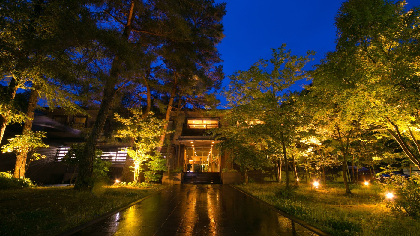 “おふたり専用宿”で「米沢牛尽くしの豪華懐石」を3485202