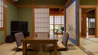 [城ヶ岳, 湯山] 茅葺き屋根の一軒家風客室 (6畳+6畳+縁側) 禁煙