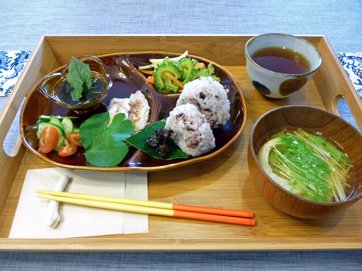 プラス100円の幸せ朝ごはん3645352