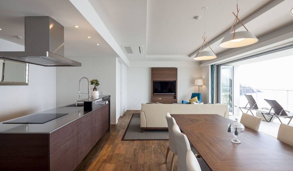 レストランか自炊か
自由に選べる夕食 / 3