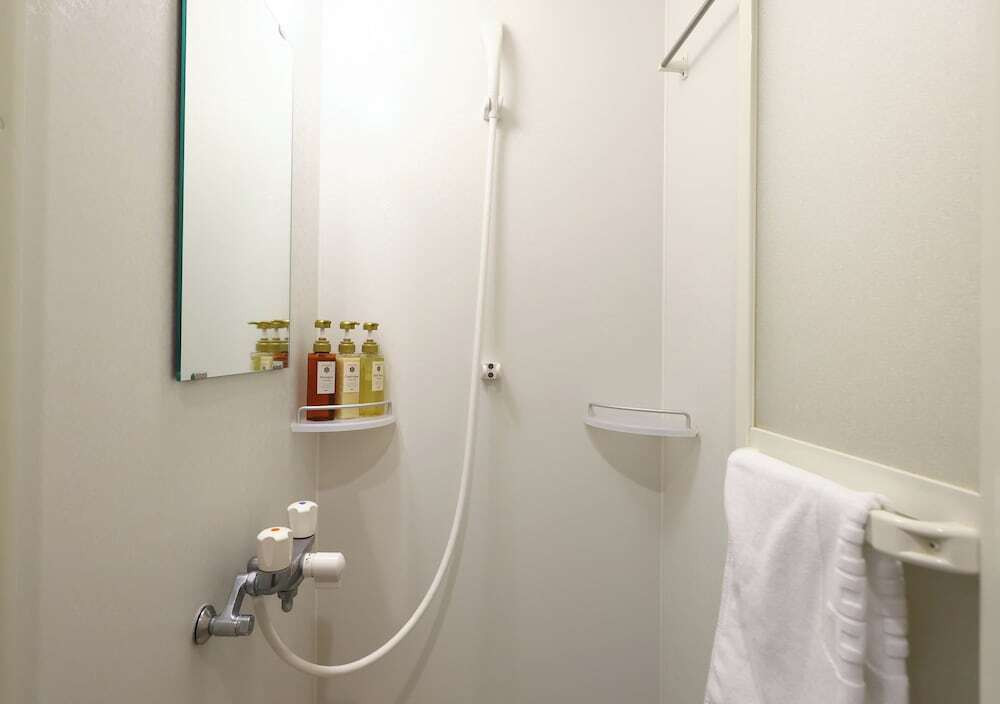 バスルームのシャワー