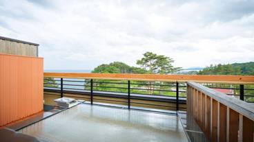 屋外スパ浴槽 / 1