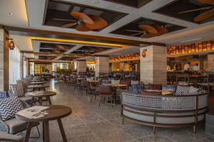 世界の料理をブッフェで味わえる