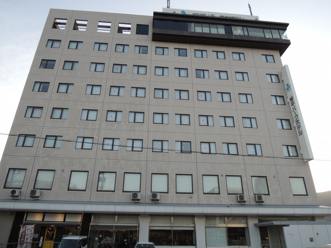 真向かいにスーパーあり