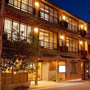 ゆっくり寛げる2間続きの客室3847366