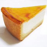 大阪でしか買えないのに話題殺到！「デリチュース」のチーズケーキ