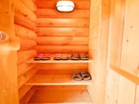 Lake Toya Hillside House / 4