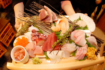 「魚河岸 魚◯本店」 料理 22769295 豪快！沼津港 刺身盛り合わせ