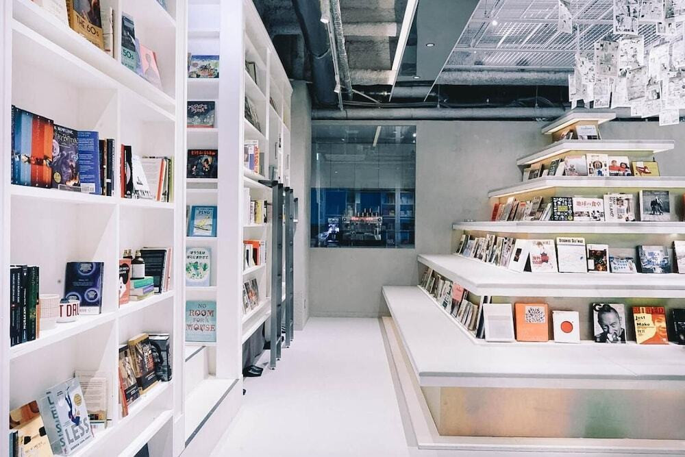 ブックラウンジ④