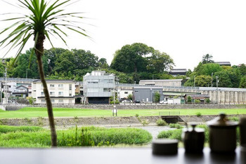 リバービューの部屋で穏やかなひと時を。新旧エリアの真ん中に佇むホテル3707602