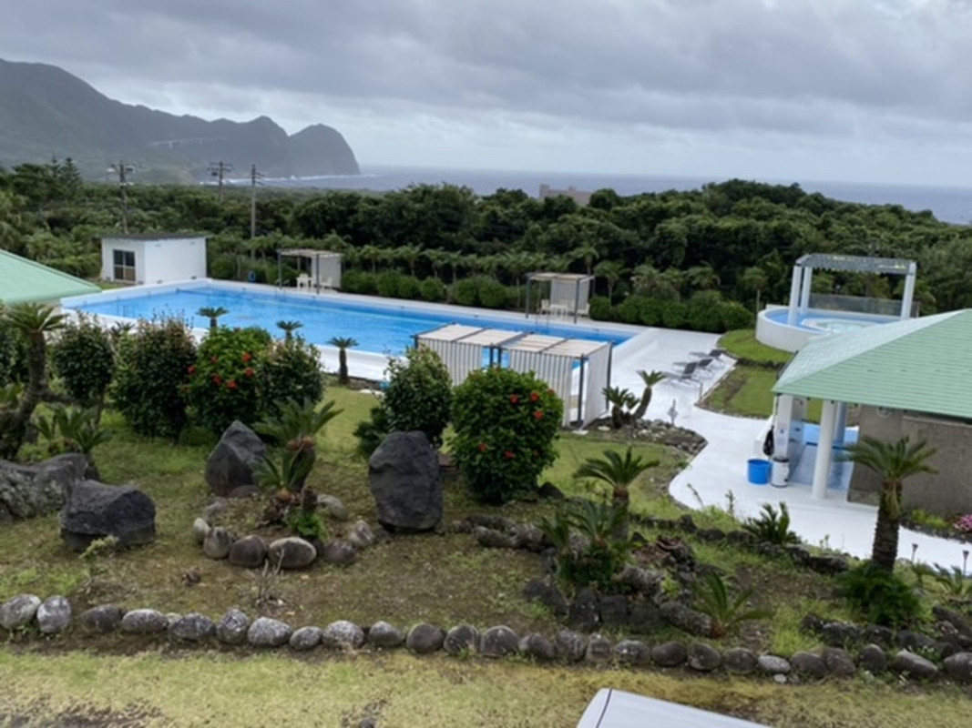 スイミングプール