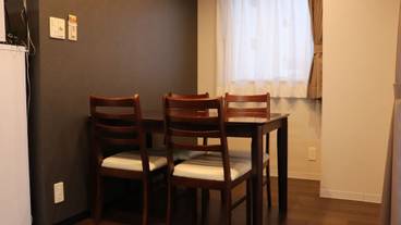 客室内のダイニングエリア / 24