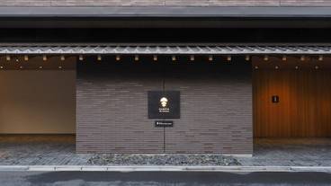 施設の正面 / 1