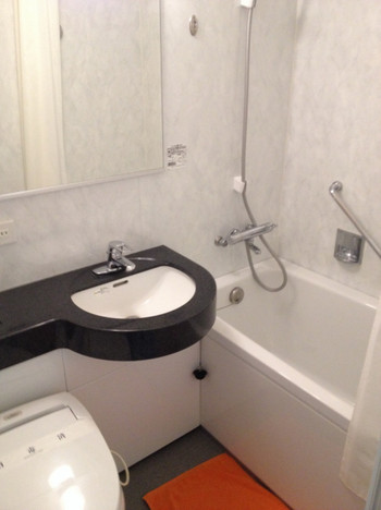 7. カラフルなオレンジ色の建物が目印♪「ホテルオレンヂ」3483290