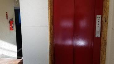 施設の入り口 / 4