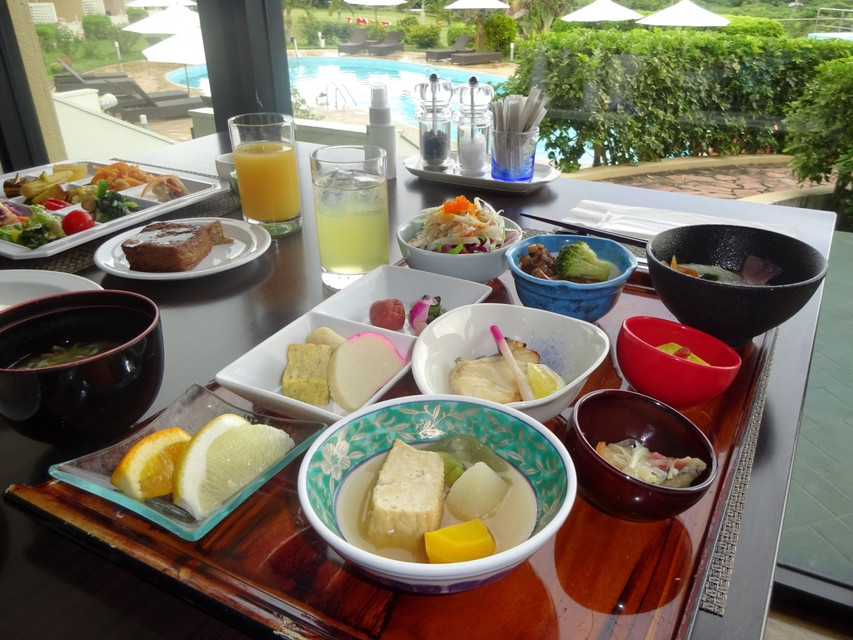 朝食
