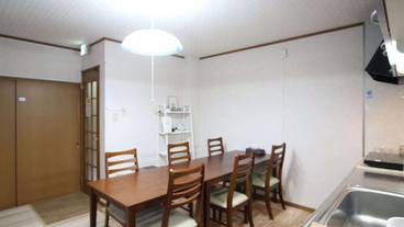 客室内のダイニングエリア / 13