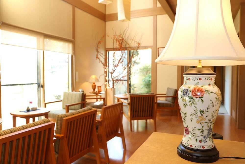 ロビーラウンジ