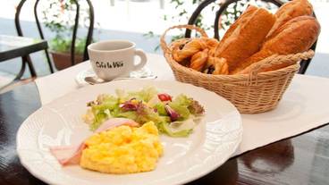 朝食スペース / 7