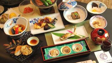 食事・飲み物 / 8