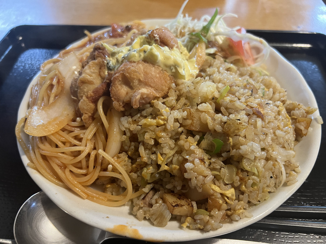 唐揚げチャーハンプレート　900円