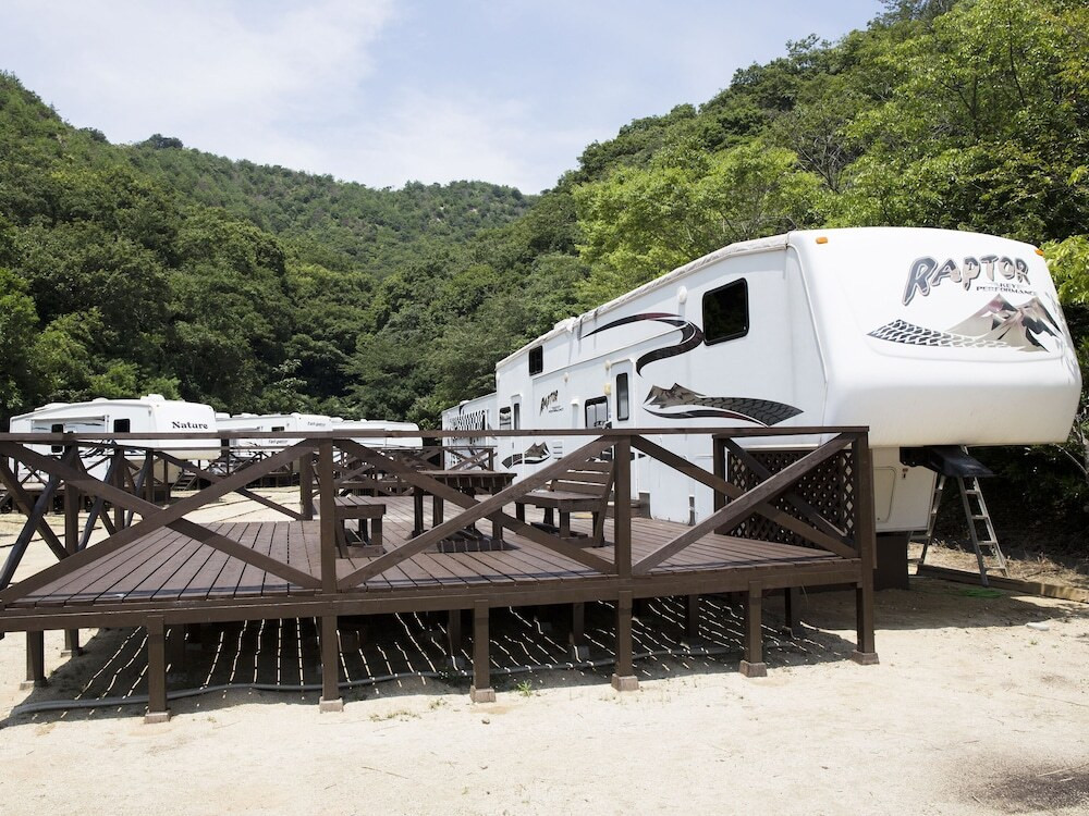 公園で遊んで、BBQを楽しんで、トレーラーハウスに宿泊！4573528