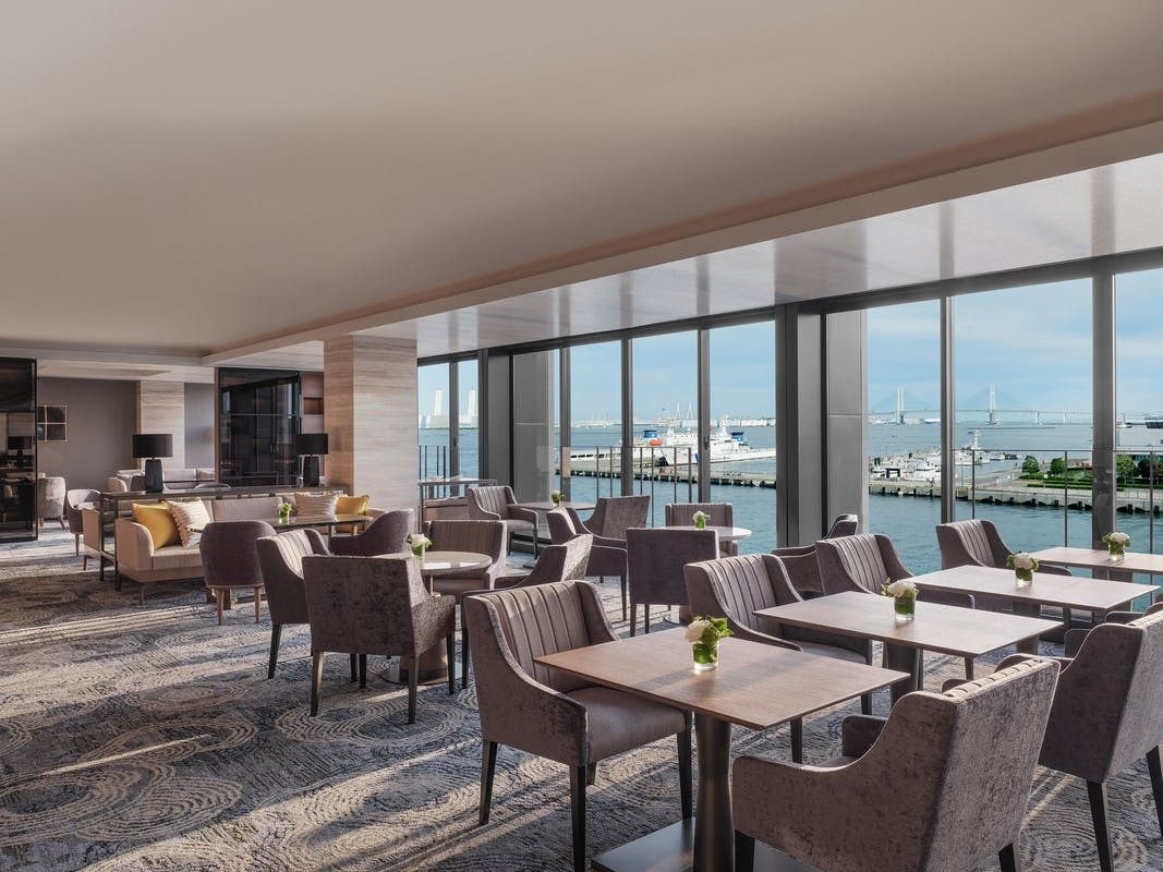 1.クラブルーム専用のクラブラウンジは約400㎡の広々空間3708006