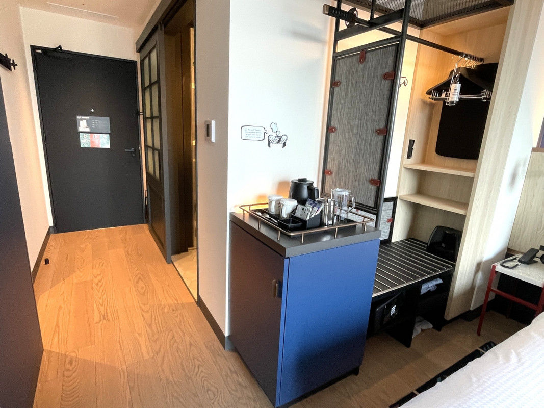 ハンガー掛けは日本刀風