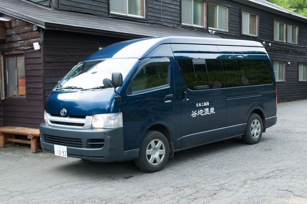 市街地へのシャトル サービス