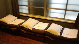 トリプルルーム ウッドフロア 布団付