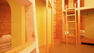 ベーシック 共同ドミトリー 4 ベッドルーム