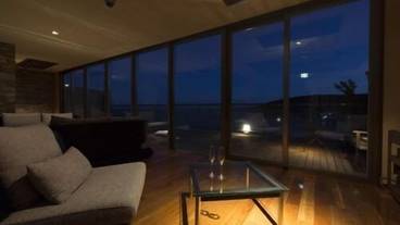 ロビーライブラリー① / 3