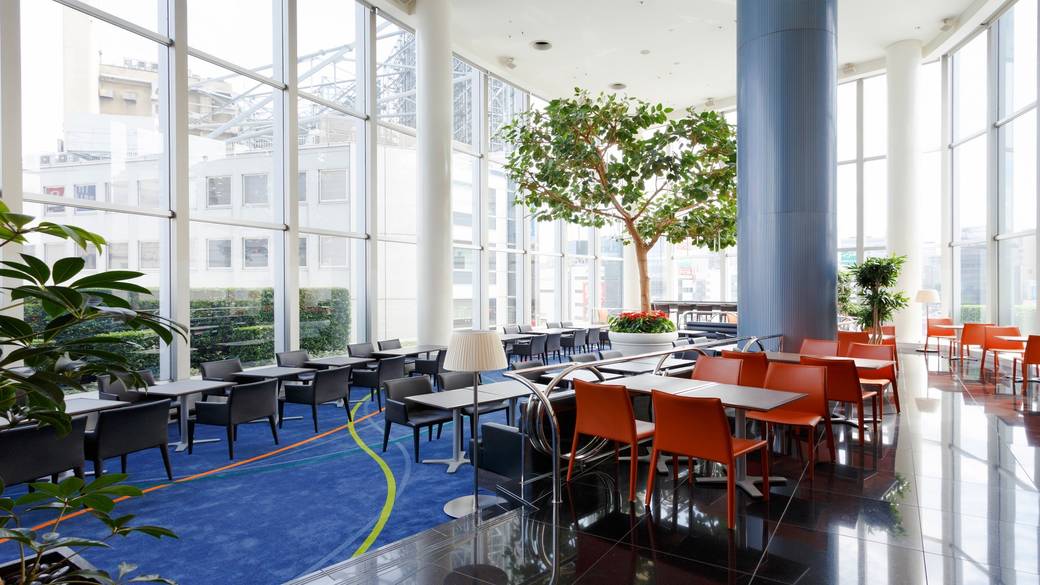 開放感あふれるカフェ / 4