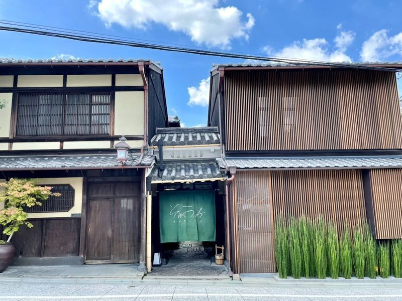 「そわか」とは、インドのサンスクリット語で「幸あれ」の意味。心に染みる幸せな時間を予感させる、奥ゆかしい佇まい / 1
