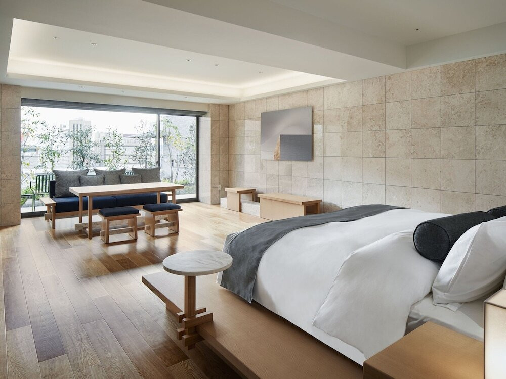 JR京都駅から徒歩約2分。ツツジとアロマの香りに癒される4259999