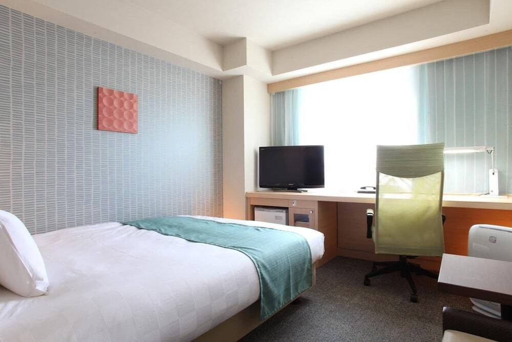 駅直結ホテルで出来立ての沖縄料理ブッフェをたのしむ4286305