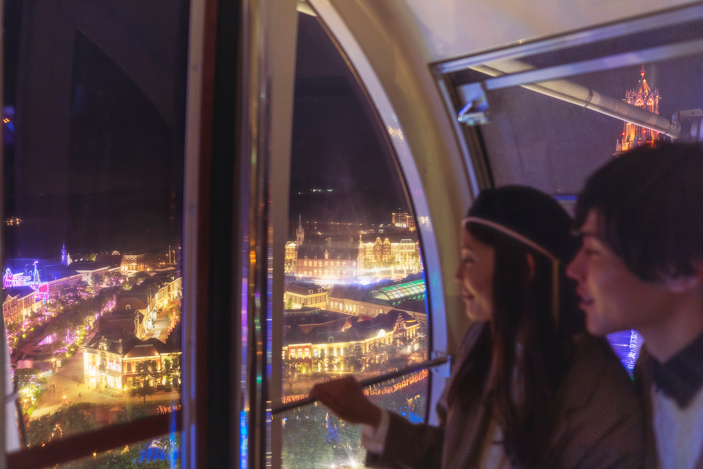 光に包まれる街を、空から一望♡「白い観覧車」1955153