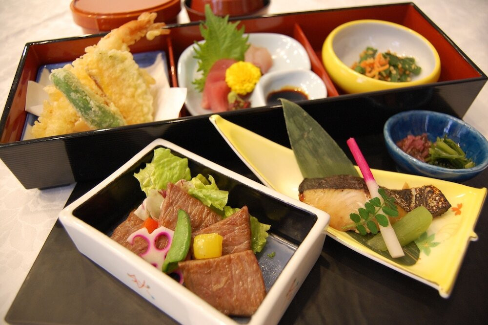 朝食でも夕食でも出雲らしさを堪能できるお宿3929633