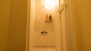 ファミリールーム 共用バスルーム (大人5名)