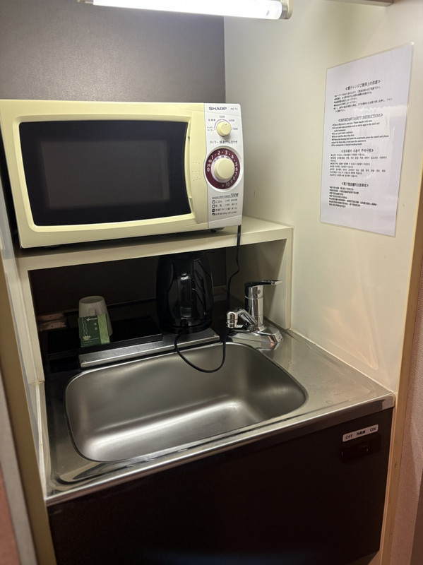 部屋のシンクとレンジ