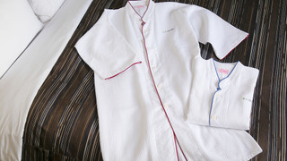 エコノミー ダブルルーム ダブルベッド 1 台 喫煙可