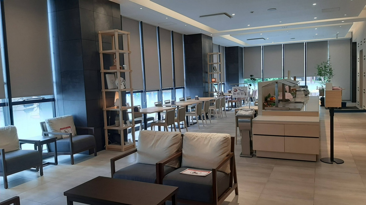 ２Fロビー・フロント階