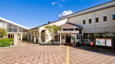 施設の入り口 / 14