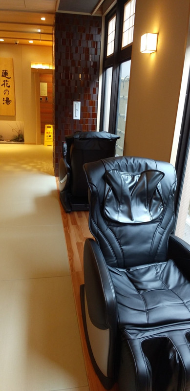 無料のマッサージ機3台