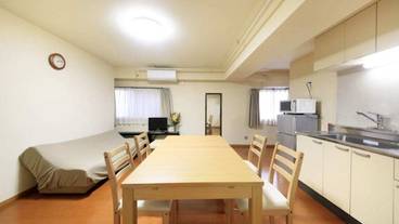 客室内のダイニングエリア / 28