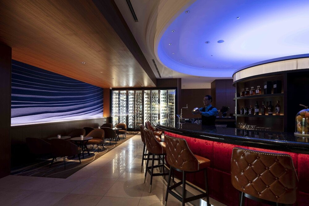 東京湾を眺めながらリゾート気分で乾杯3716378